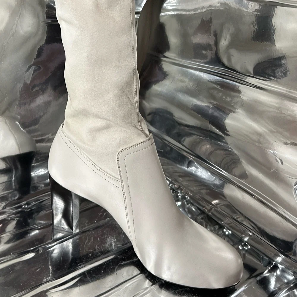 Brand NEW White Lemaire Boots - Fall 2021 Collection - Picture 6 of 8